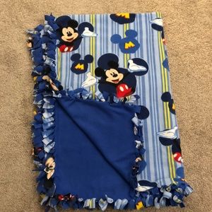 NEW**Mickey Mouse No Sew Blanket